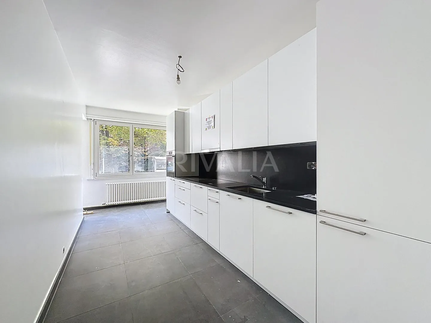 Apartment for rent - Photo 2 of 6