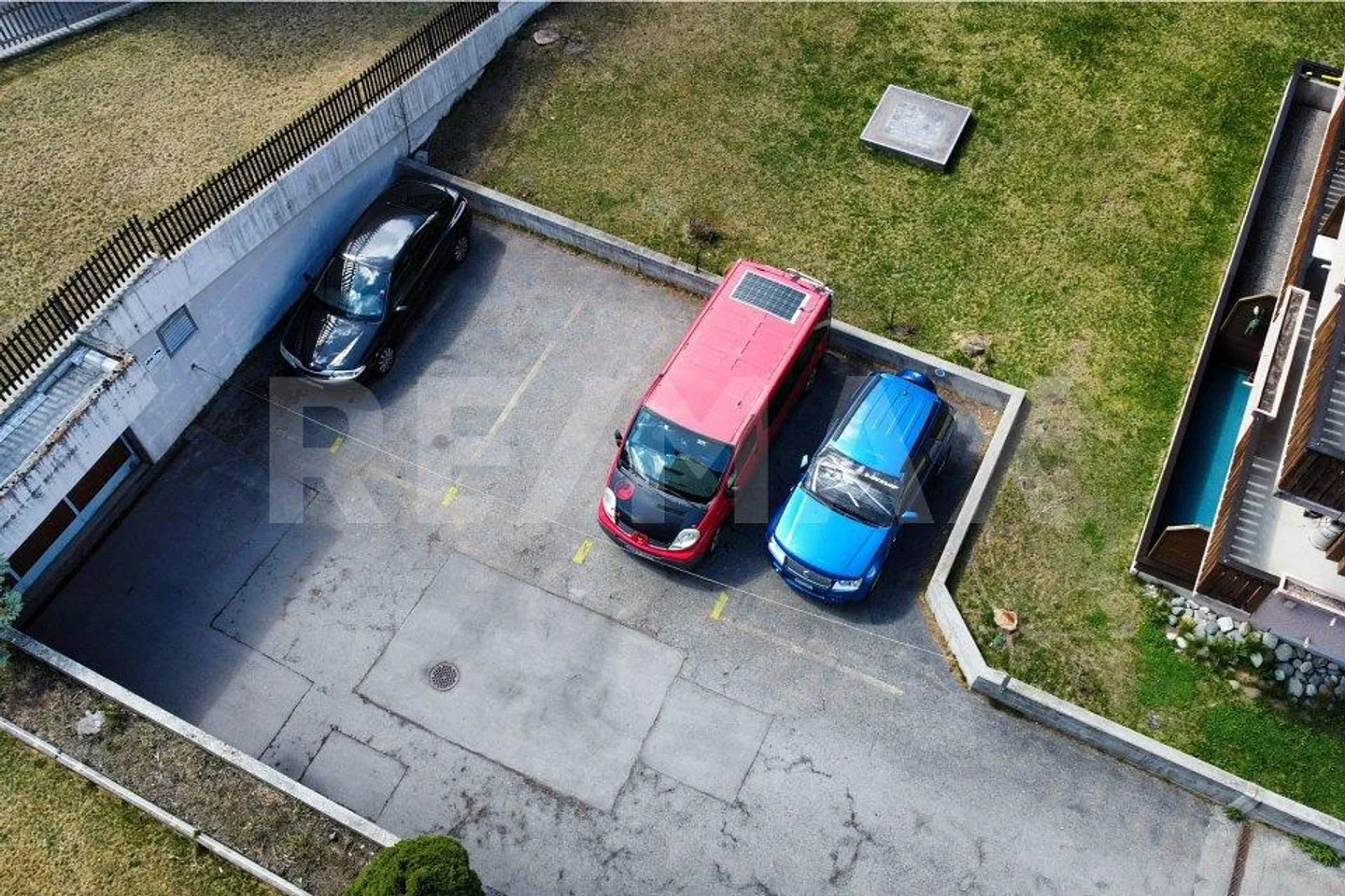 6 posti auto presso Haus St. Martin a Täsch - Posizione centrale vicino alla stazione - Foto 1 di 11