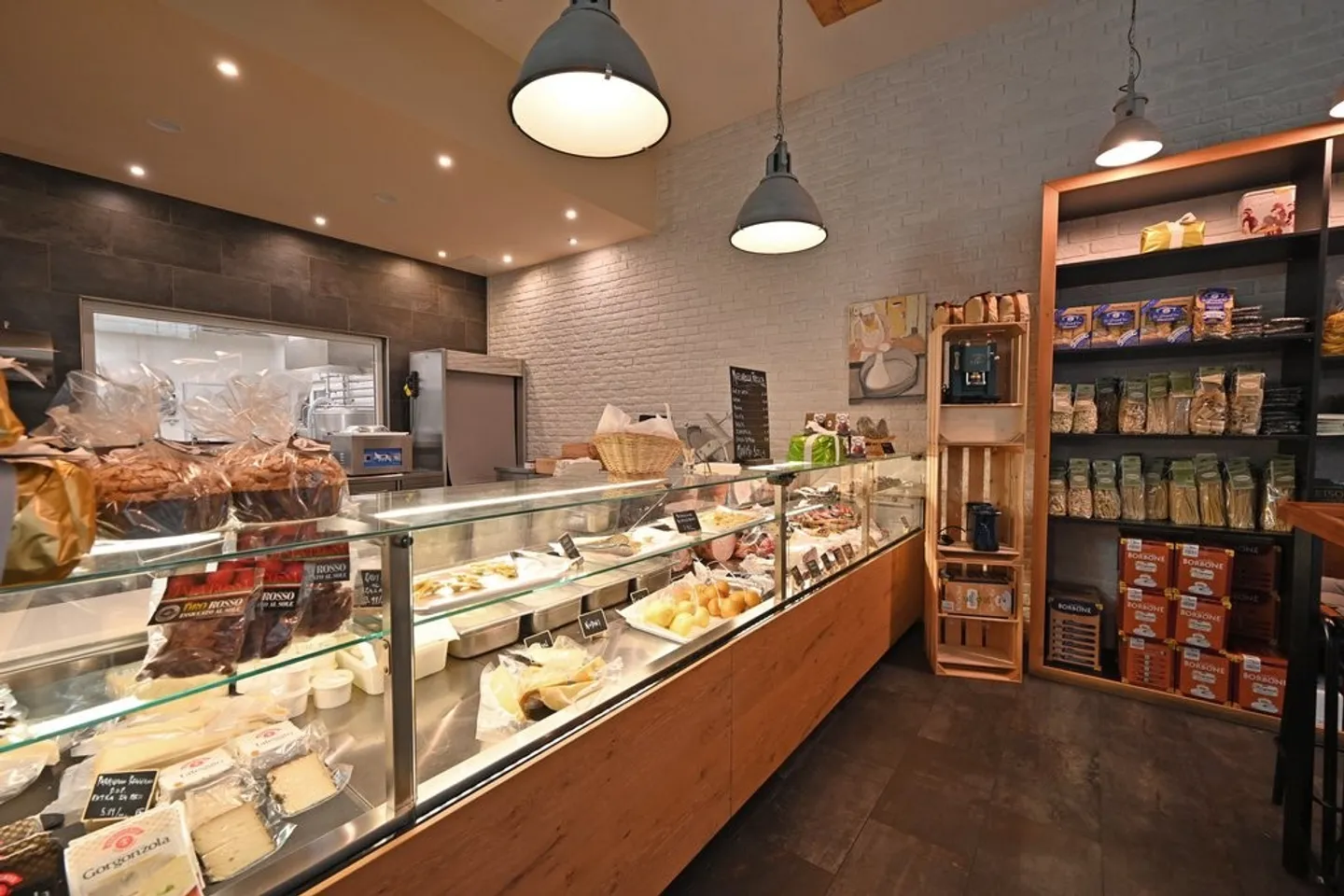Stylish commercial premises in a prime location in Biel for rent - Photo 2 of 7