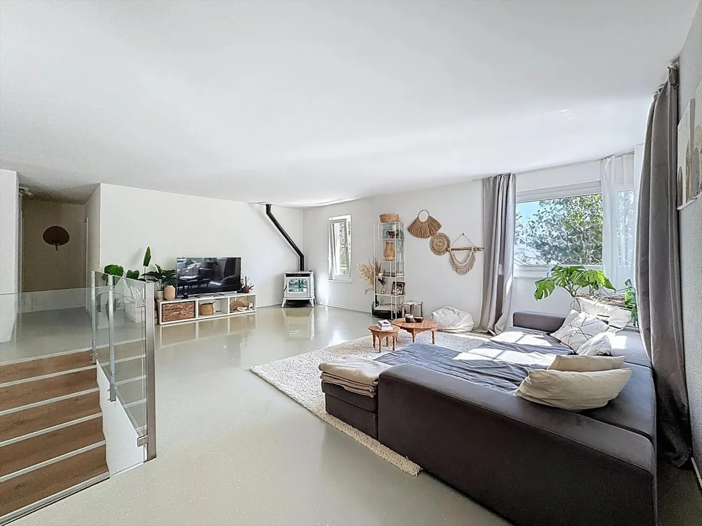 Single-family house with extensive property renovated - Photo 1 of 6