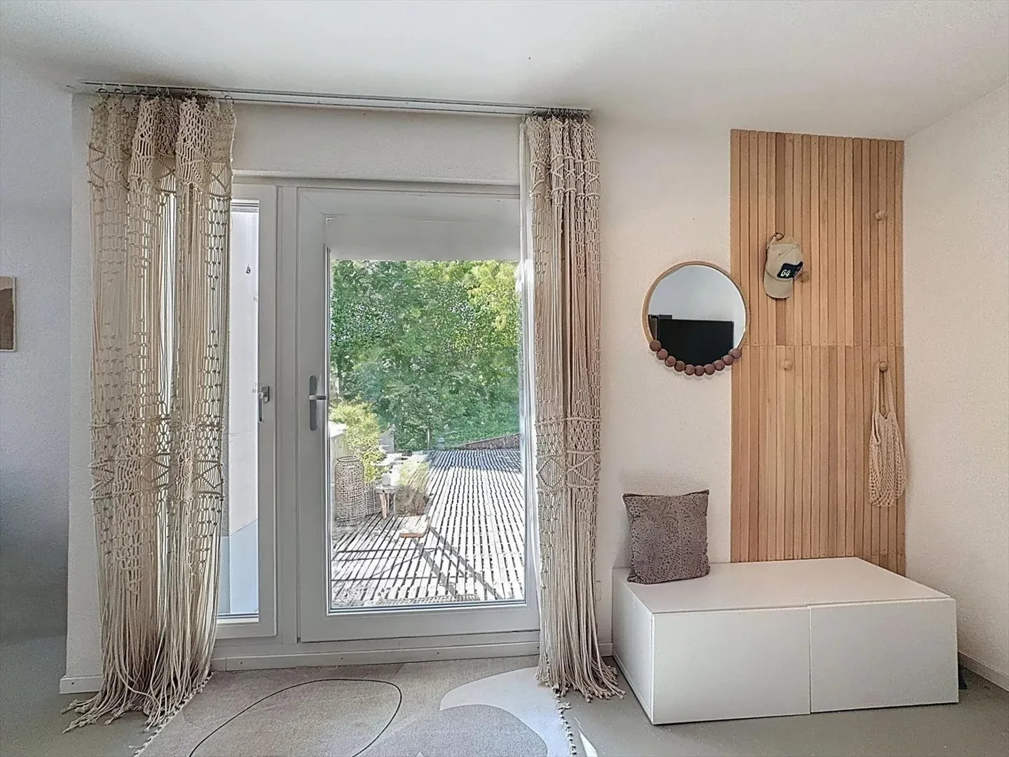 Single-family house with extensive property renovated - Photo 2 of 6