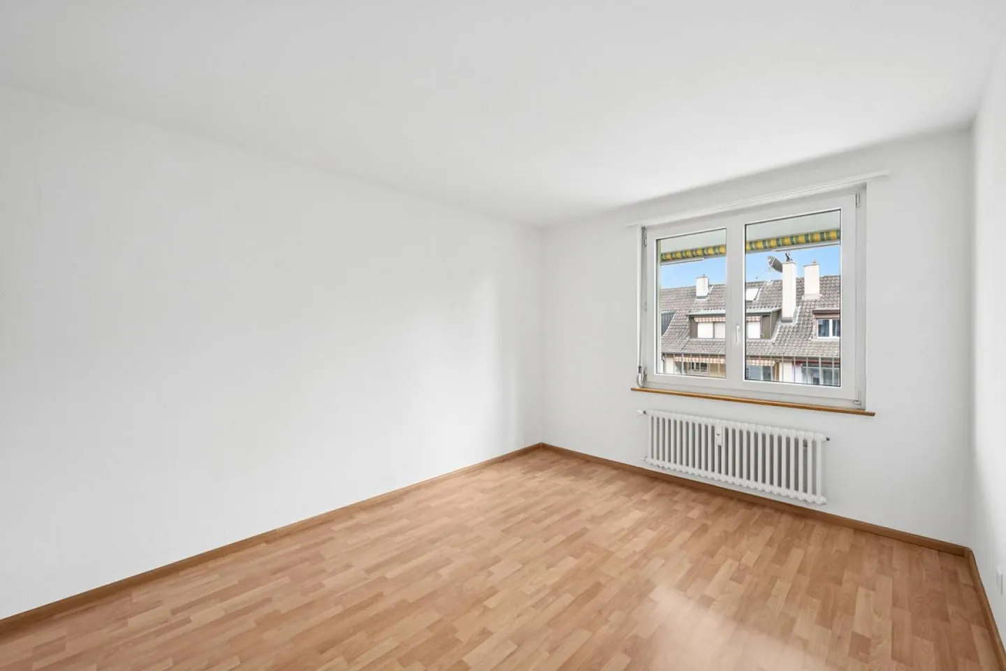 Bellissimo appartamento di 3 stanze con grande balcone! - Foto 4 di 8