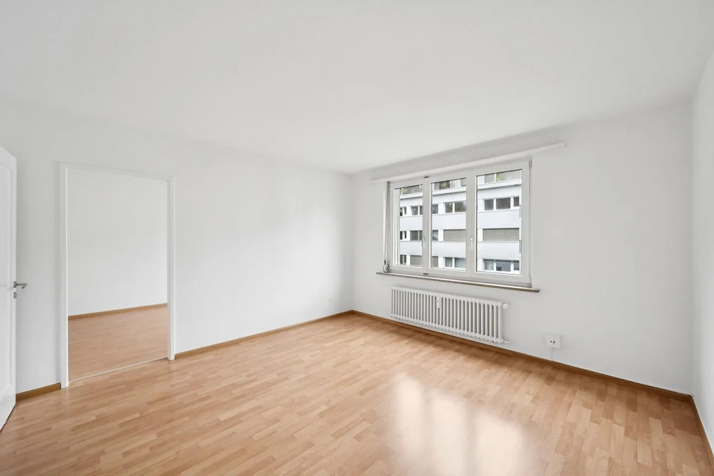 Bellissimo appartamento di 3 stanze con grande balcone! - Foto 6 di 8