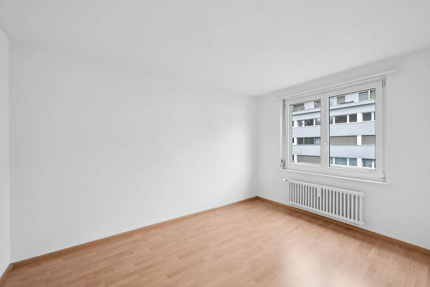 Bellissimo appartamento di 3 stanze con grande balcone! - Foto 7 di 8