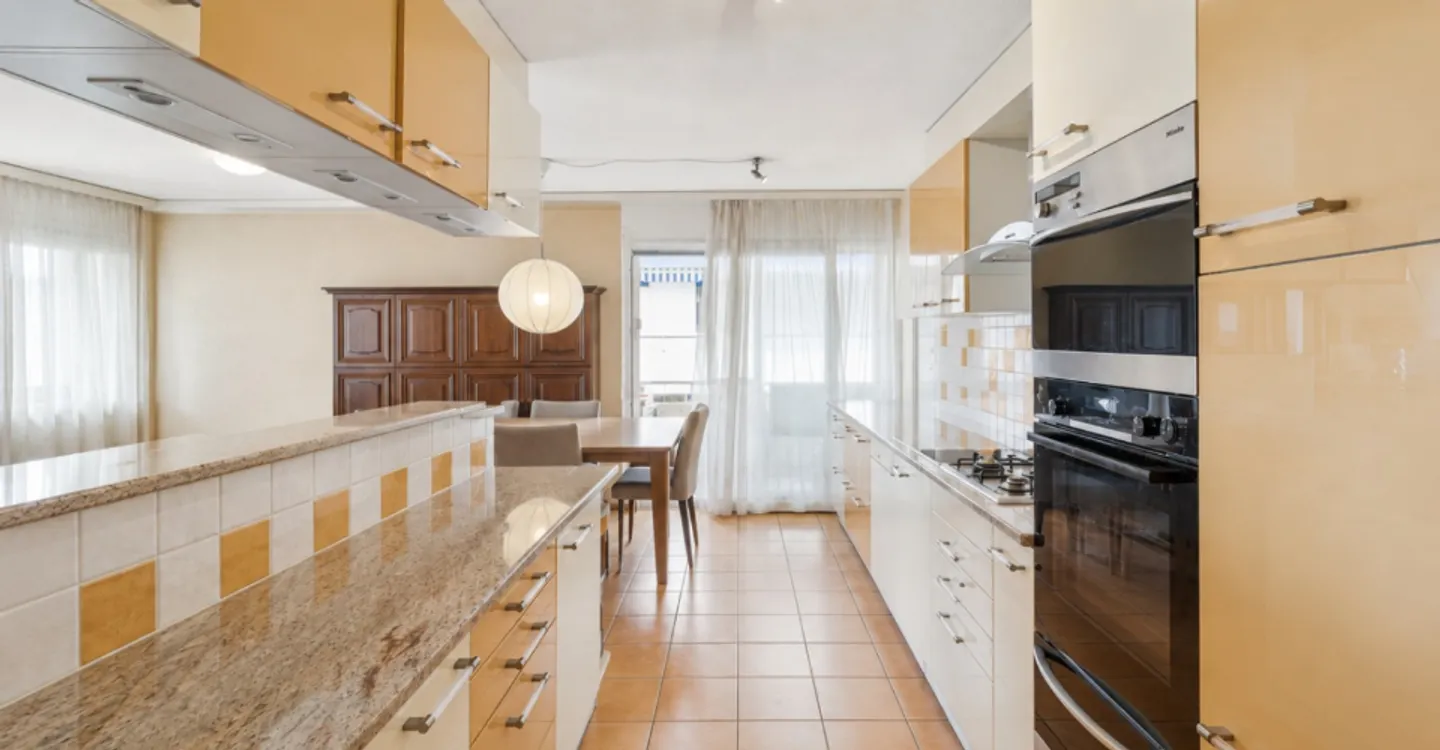 Appartement lumineux 4.5 pièces - Photo 3 sur 12