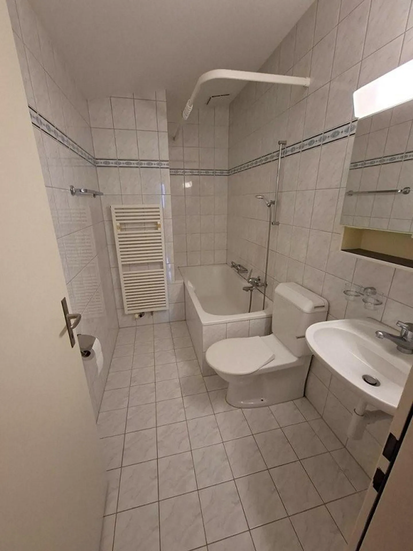Attraktive 2.5-Zimmerwohnung im 3. Obergeschoss - Foto 4 di 4