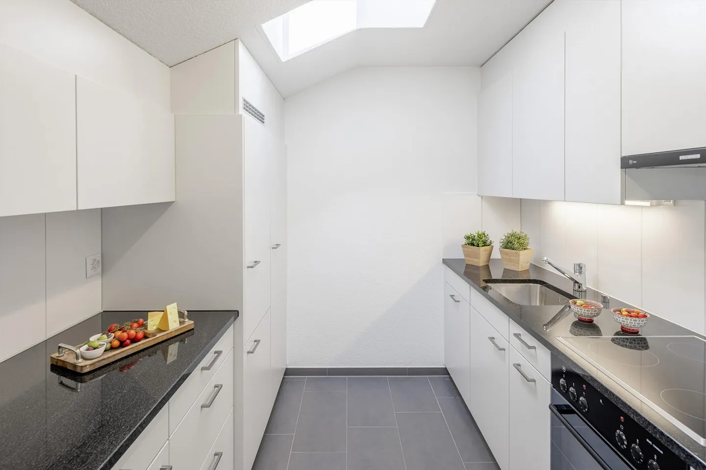 Accogliente appartamento mansardato 3.5 locali con grande proprietà e balcone - Foto 5 di 9