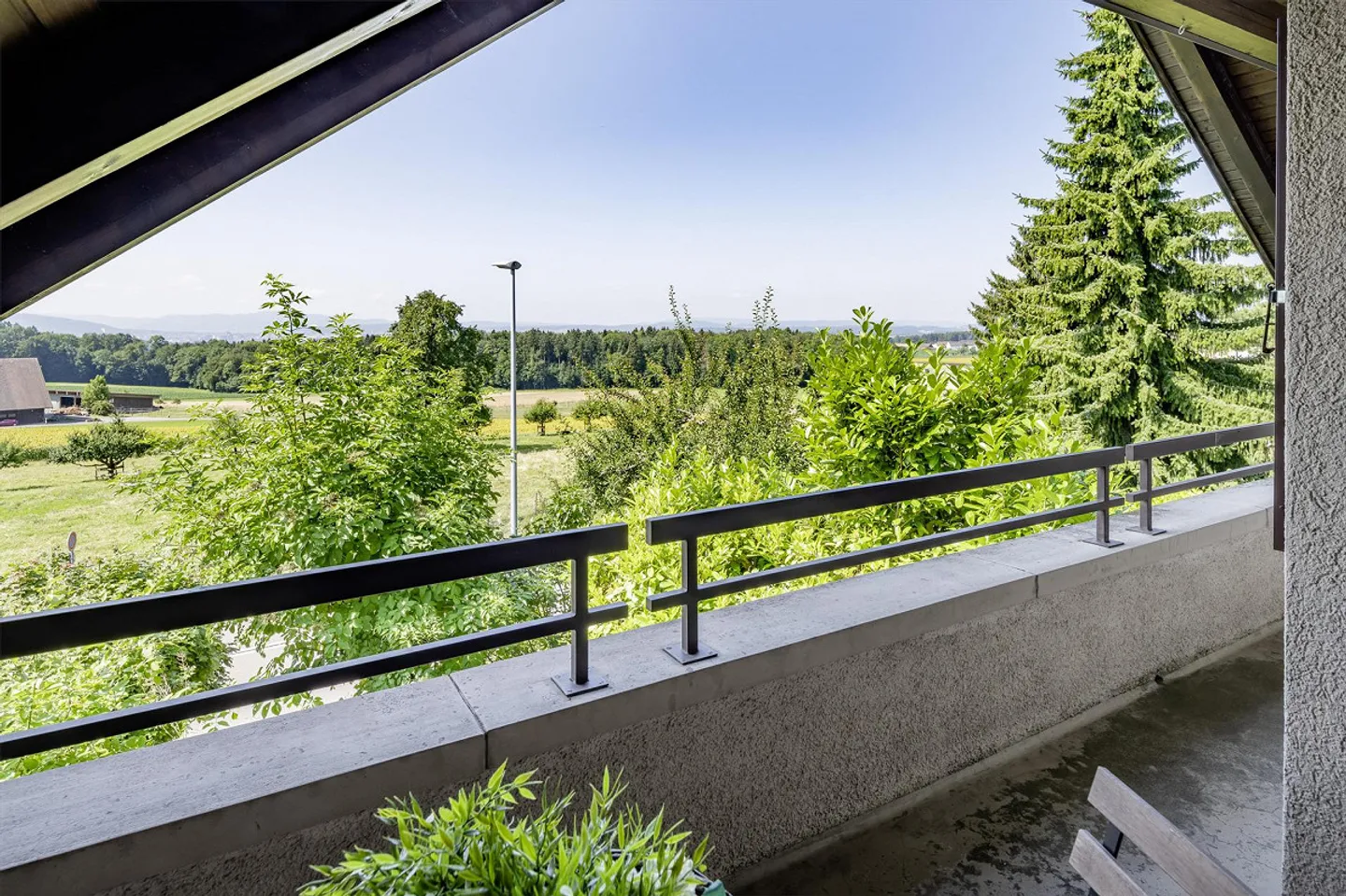 Accogliente appartamento mansardato 3.5 locali con grande proprietà e balcone - Foto 9 di 9