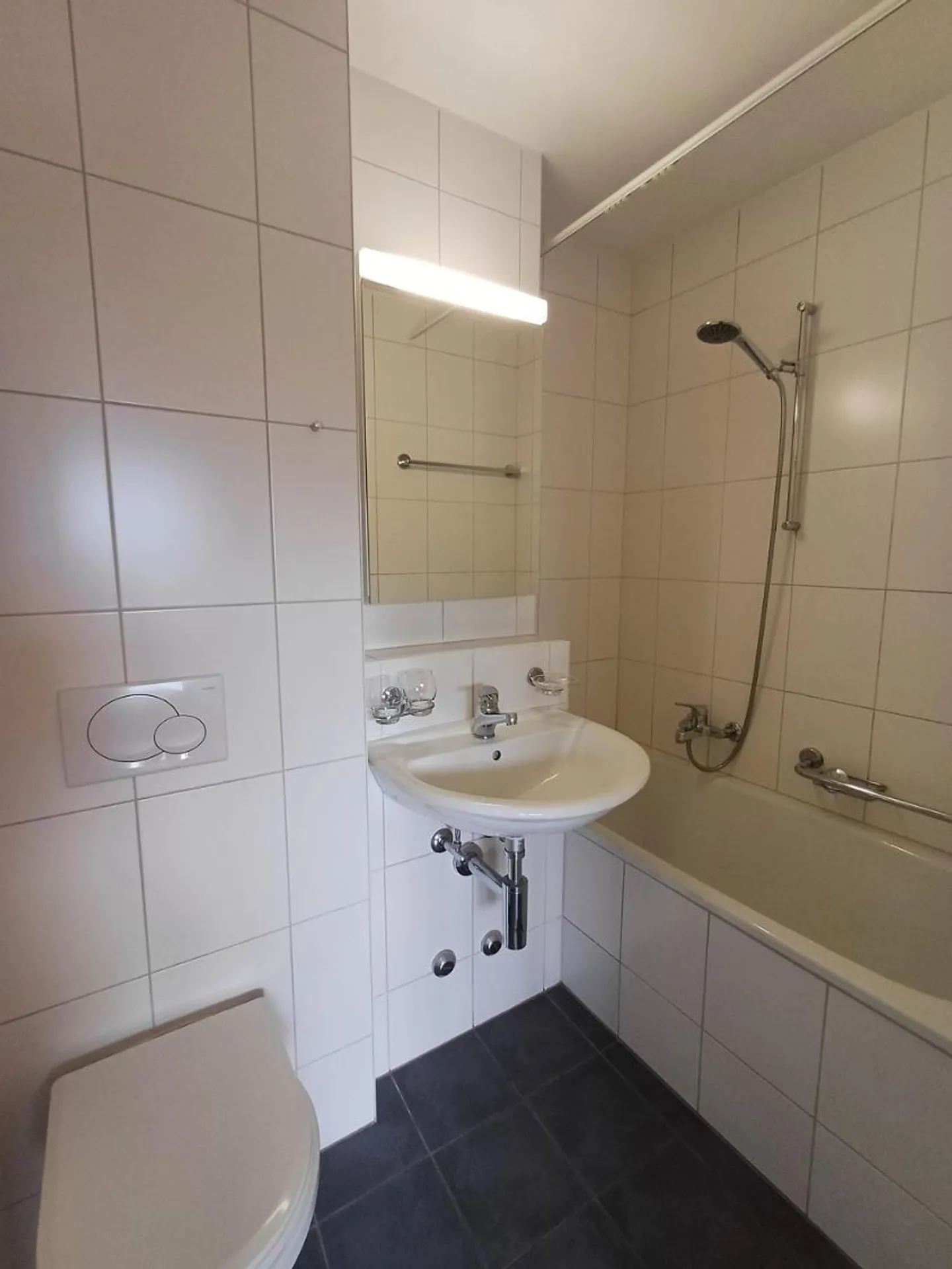 Practical 1.0-room apartment with balcony for rent! - Photo 4 of 4