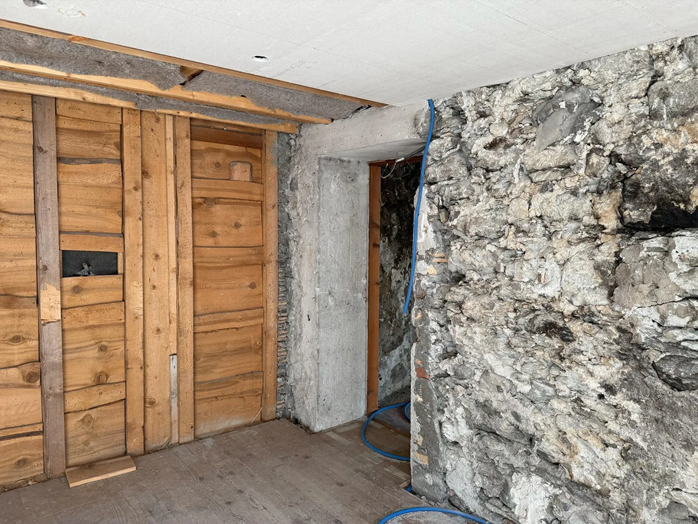 Casa unifamiliare con stalla - da sviluppare - Foto 6 di 20