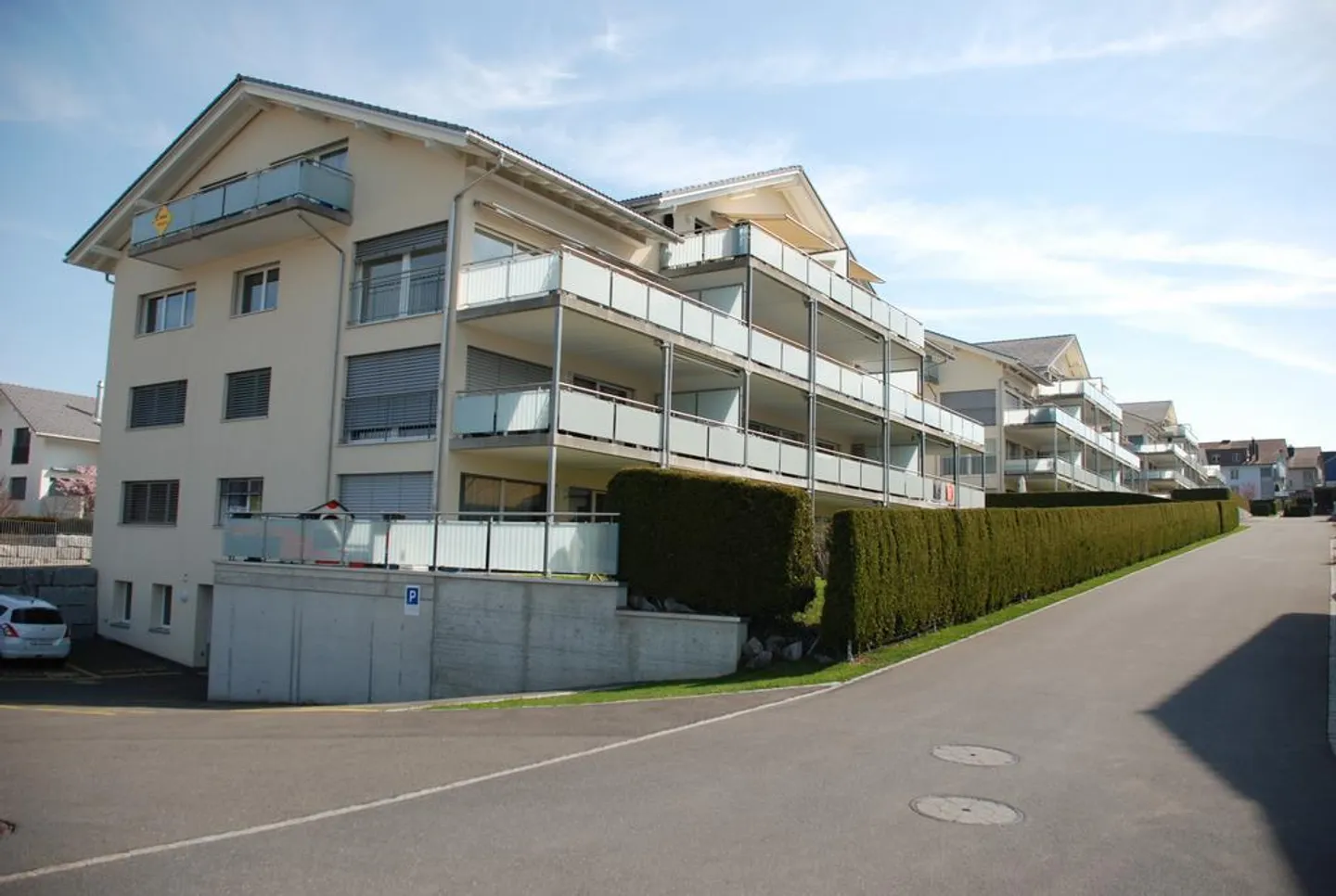 Appartement confortable au rez-de-chaussée avec grande terrasse et deux salles de bains - Photo 1 sur 8