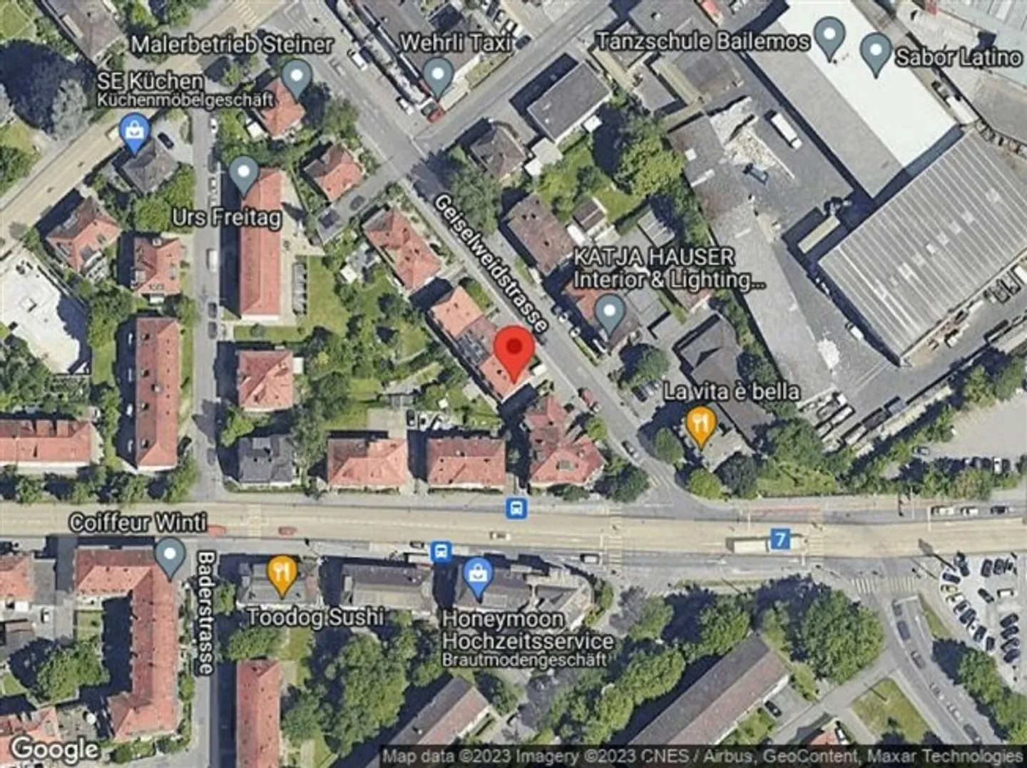 Rareté - Trois places de stationnement en enfilade dans la ville de Winterthour ! - Photo 2 sur 3