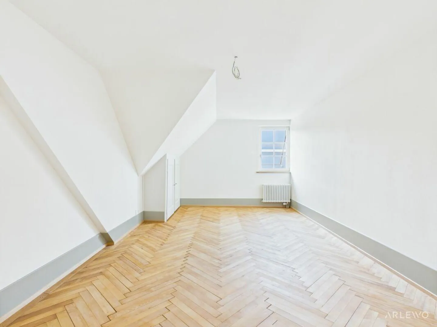 First occupancy old building apartment with living comfort - Photo 4 of 9