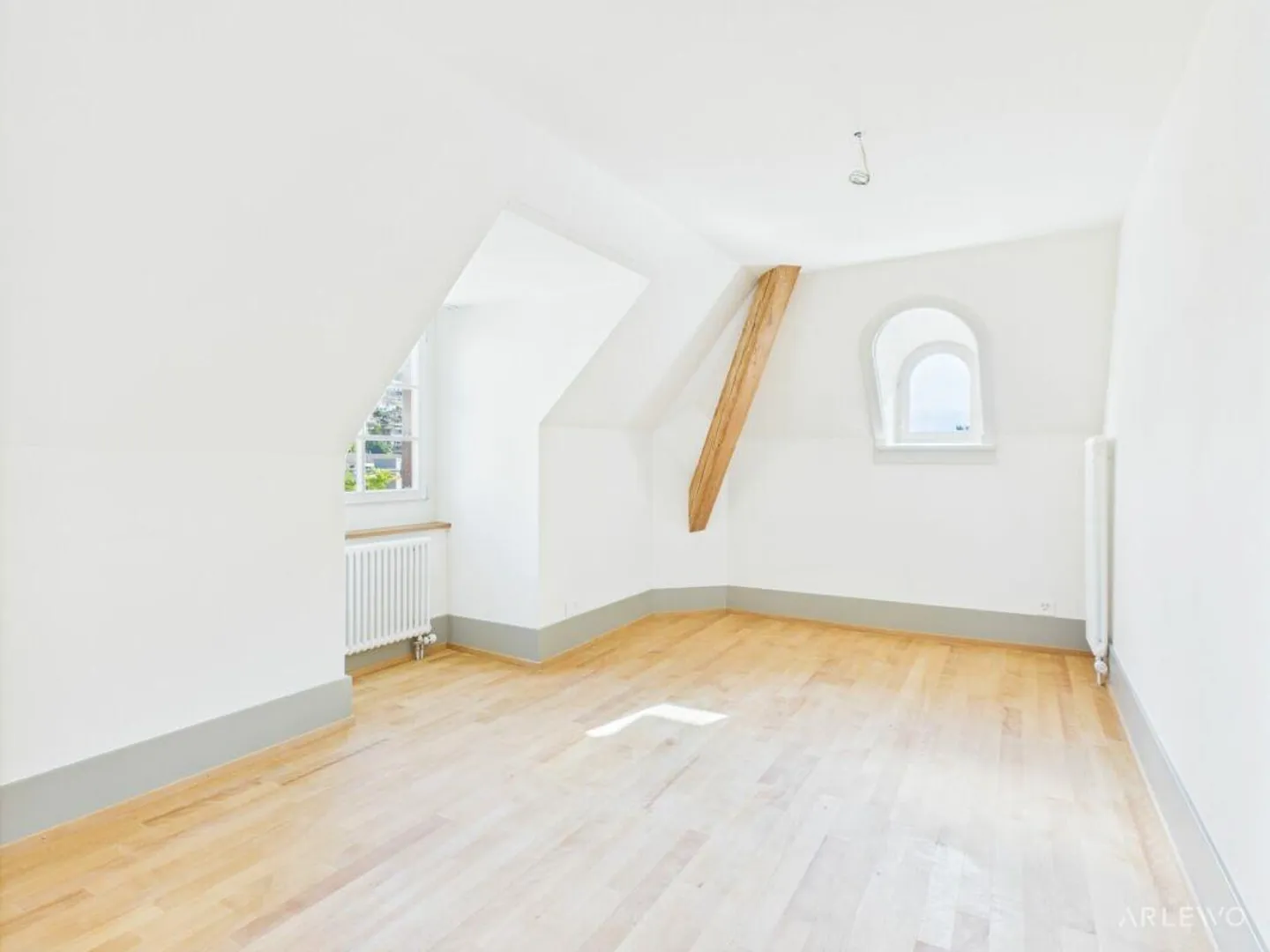 First occupancy old building apartment with living comfort - Photo 5 of 9