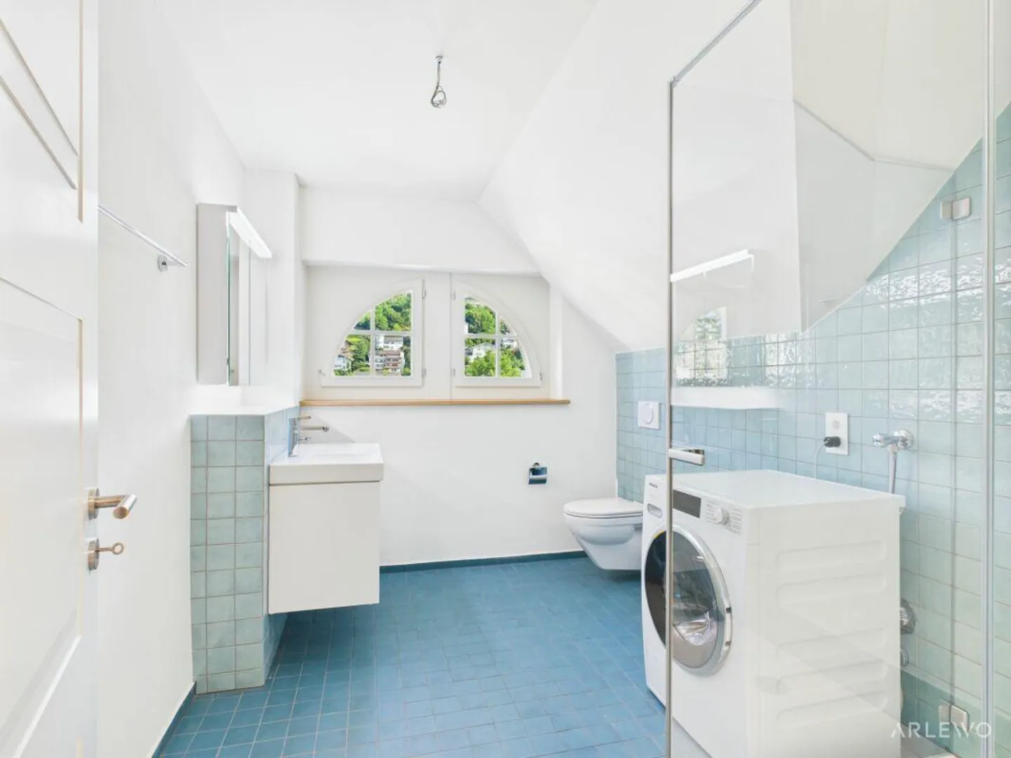 First occupancy old building apartment with living comfort - Photo 7 of 9