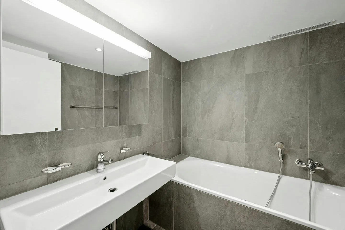 Above the rooftops of Basel - Living at the Bankverein - approx. 137 m² - Photo 5 of 12