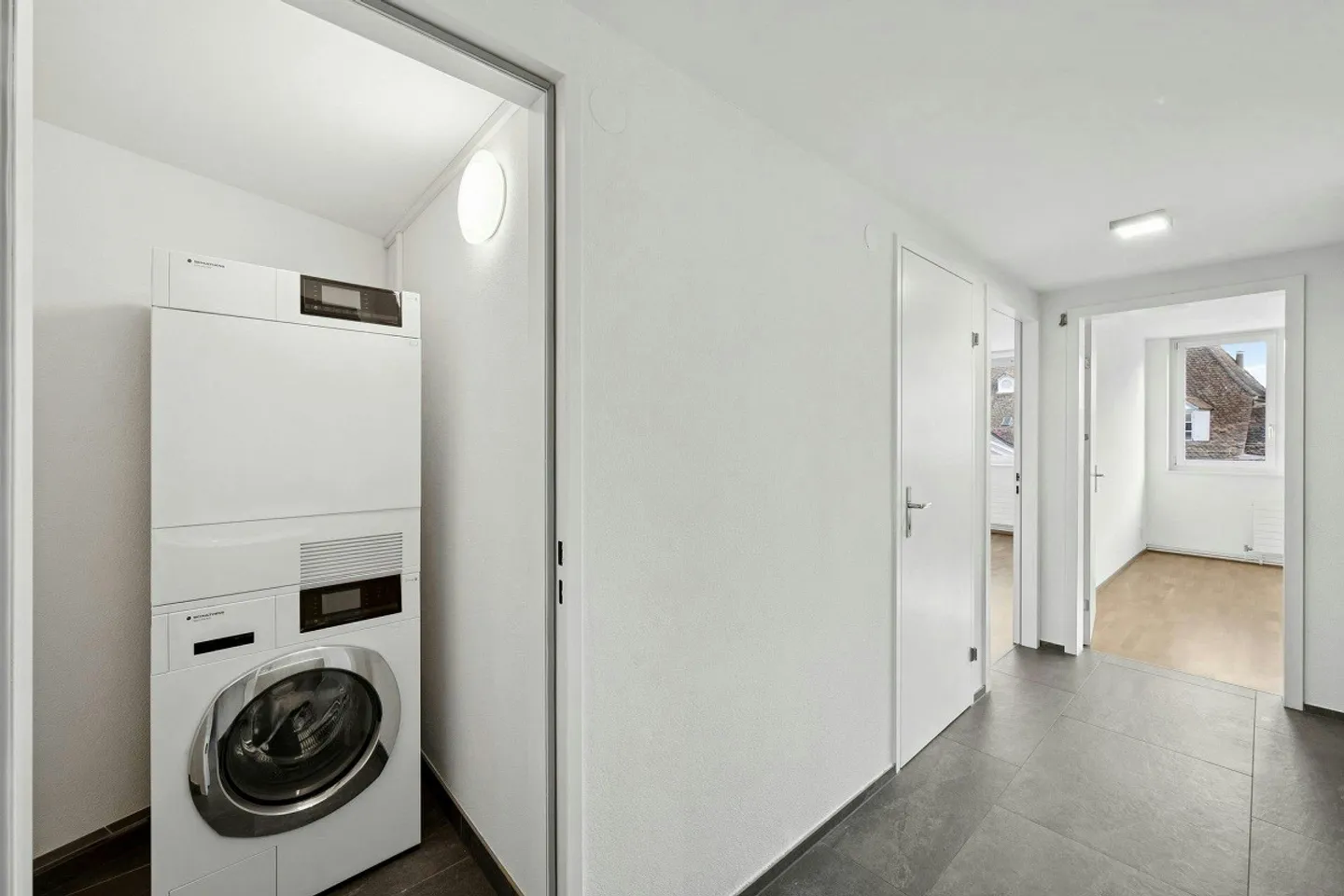 Above the rooftops of Basel - Living at the Bankverein - approx. 137 m² - Photo 8 of 12