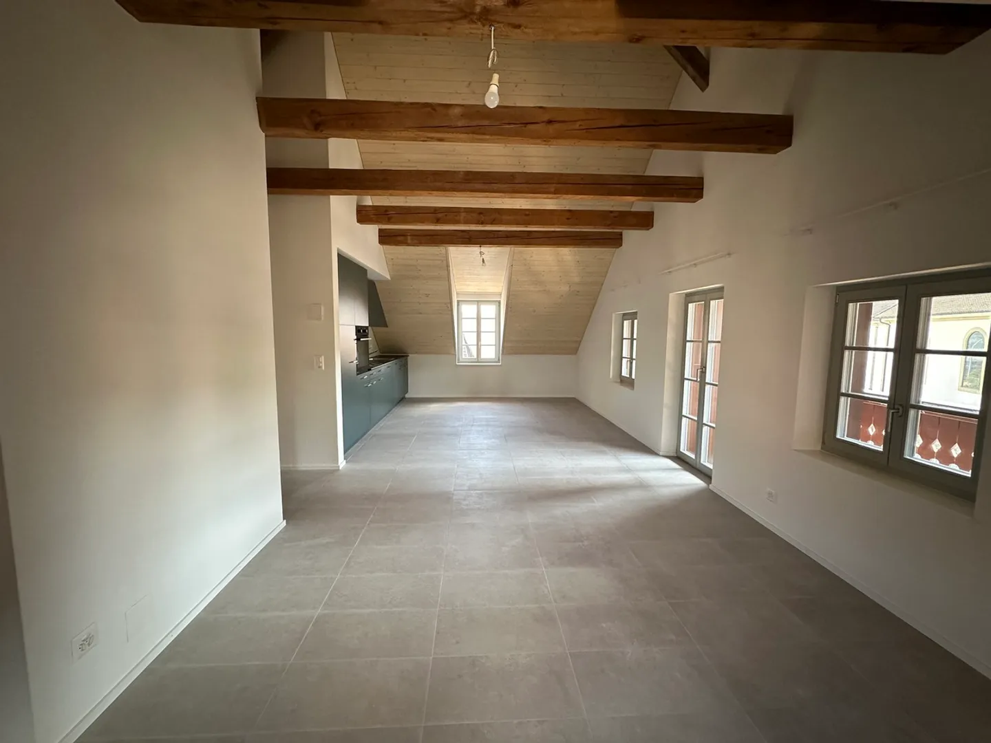 Magnificent 4.5 rooms in the attic - Photo 3 of 6