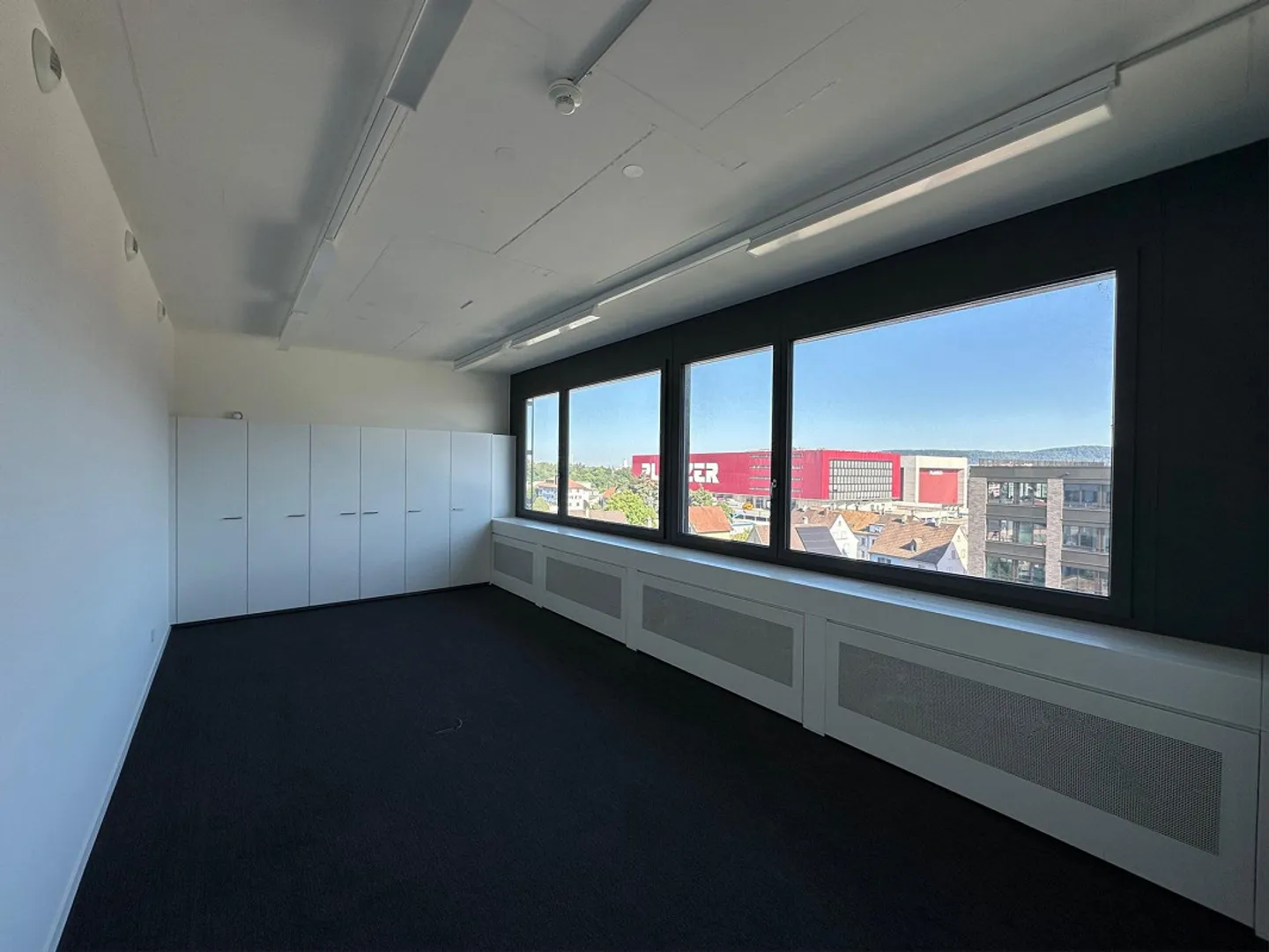 Espaces de bureau sur mesure dans un emplacement de choix - Photo 2 sur 5