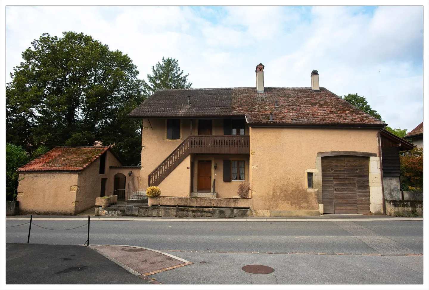10-Zimmer-Haus - Foto 2 von 11