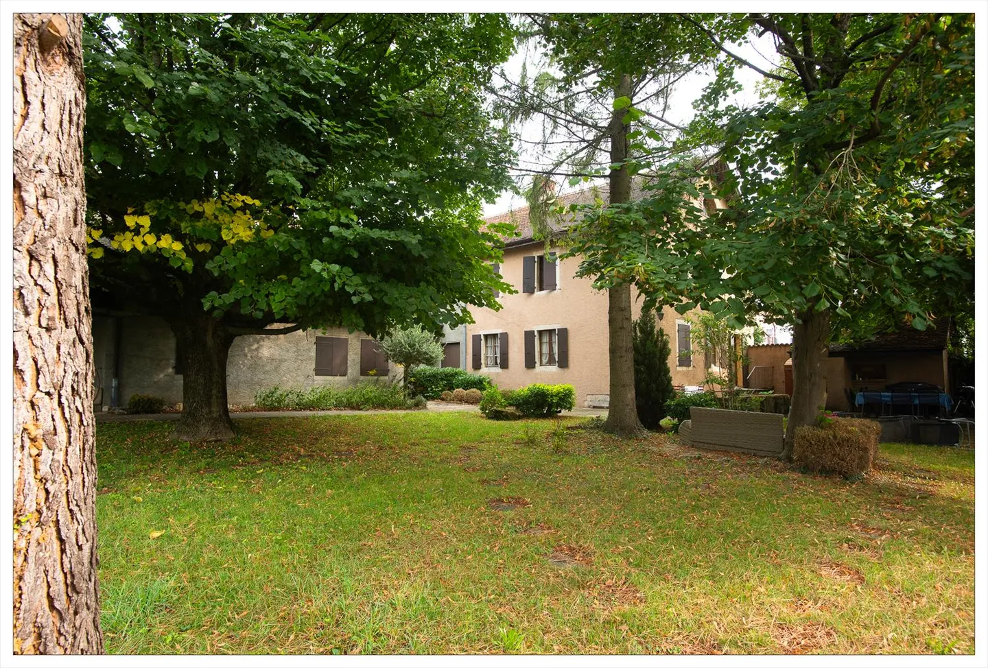 10-Zimmer-Haus - Foto 3 von 11