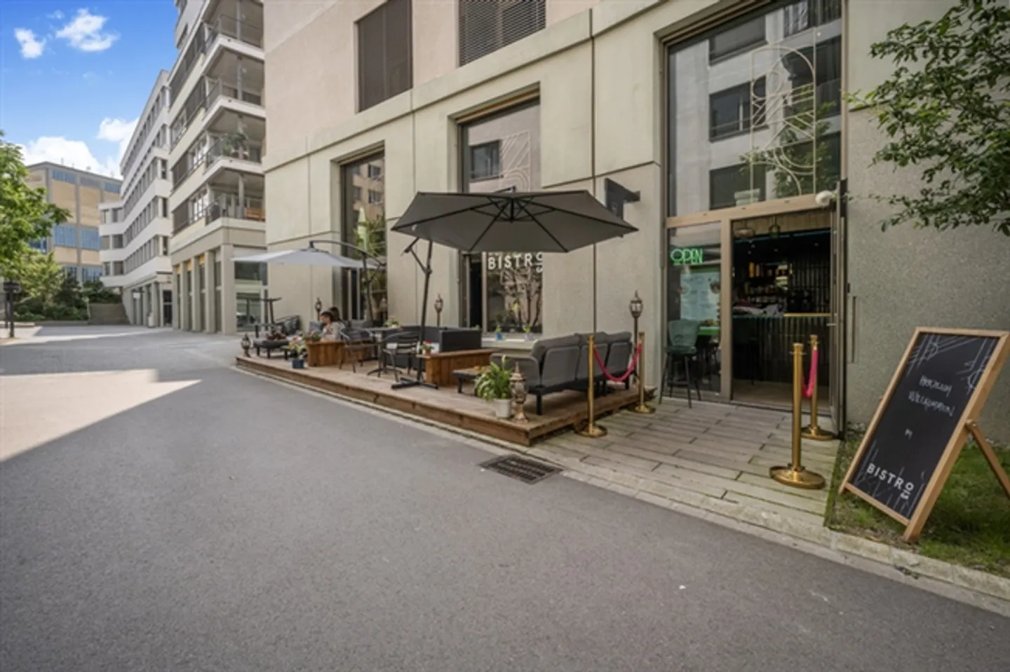 ATTRAKTIVE ARTDECO-BAR GLASI BÜLACH - Foto 7 von 8