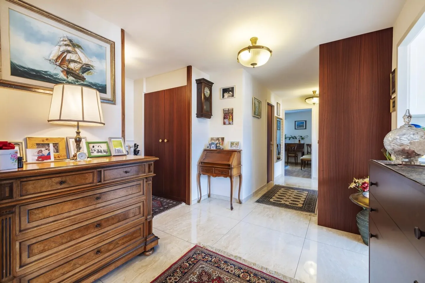 Superb 5.5 room penthouse with a view! - Photo 5 of 13