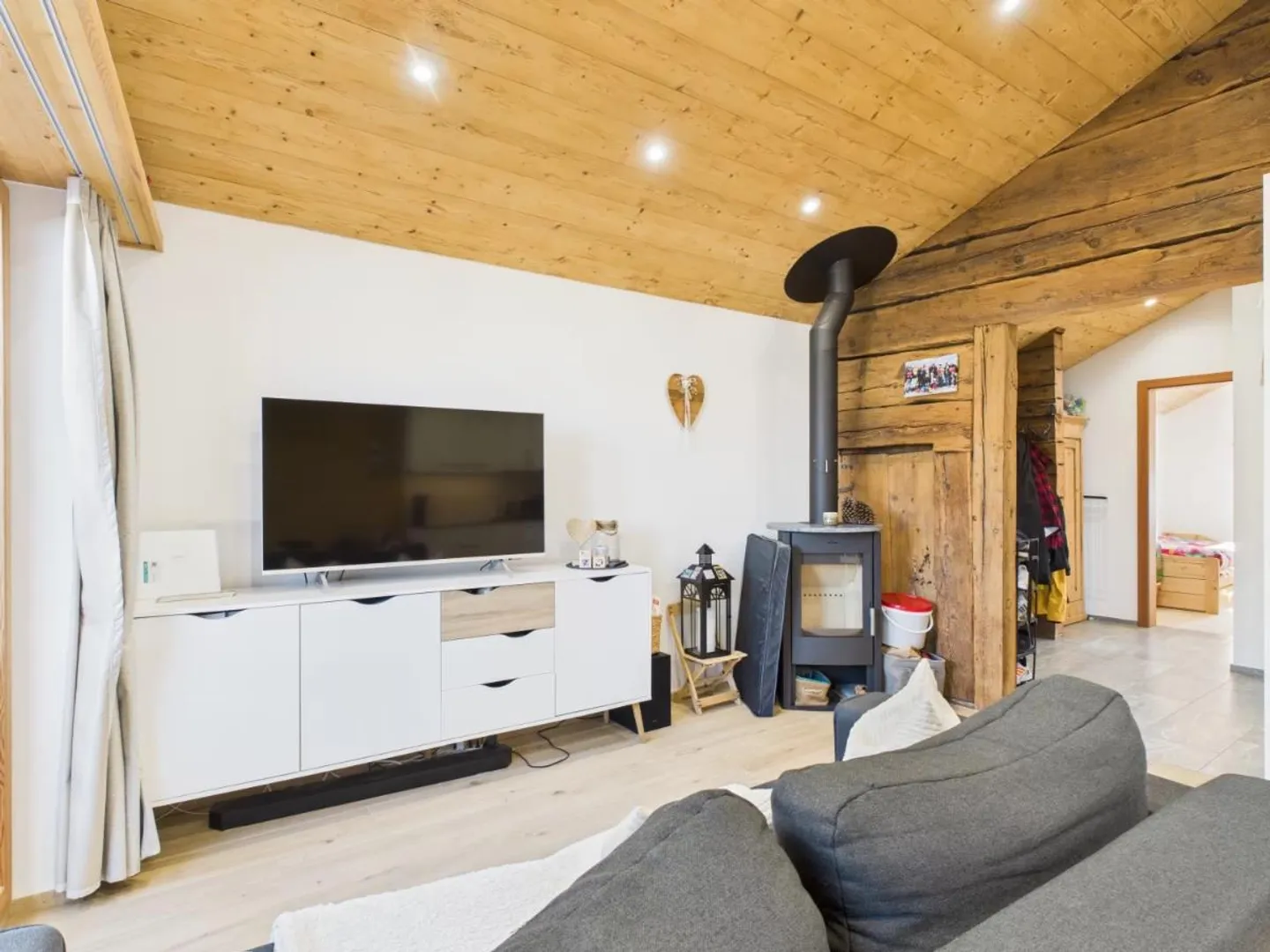 Modern expanded lover's object with barn in the historic village center - Photo 6 of 10