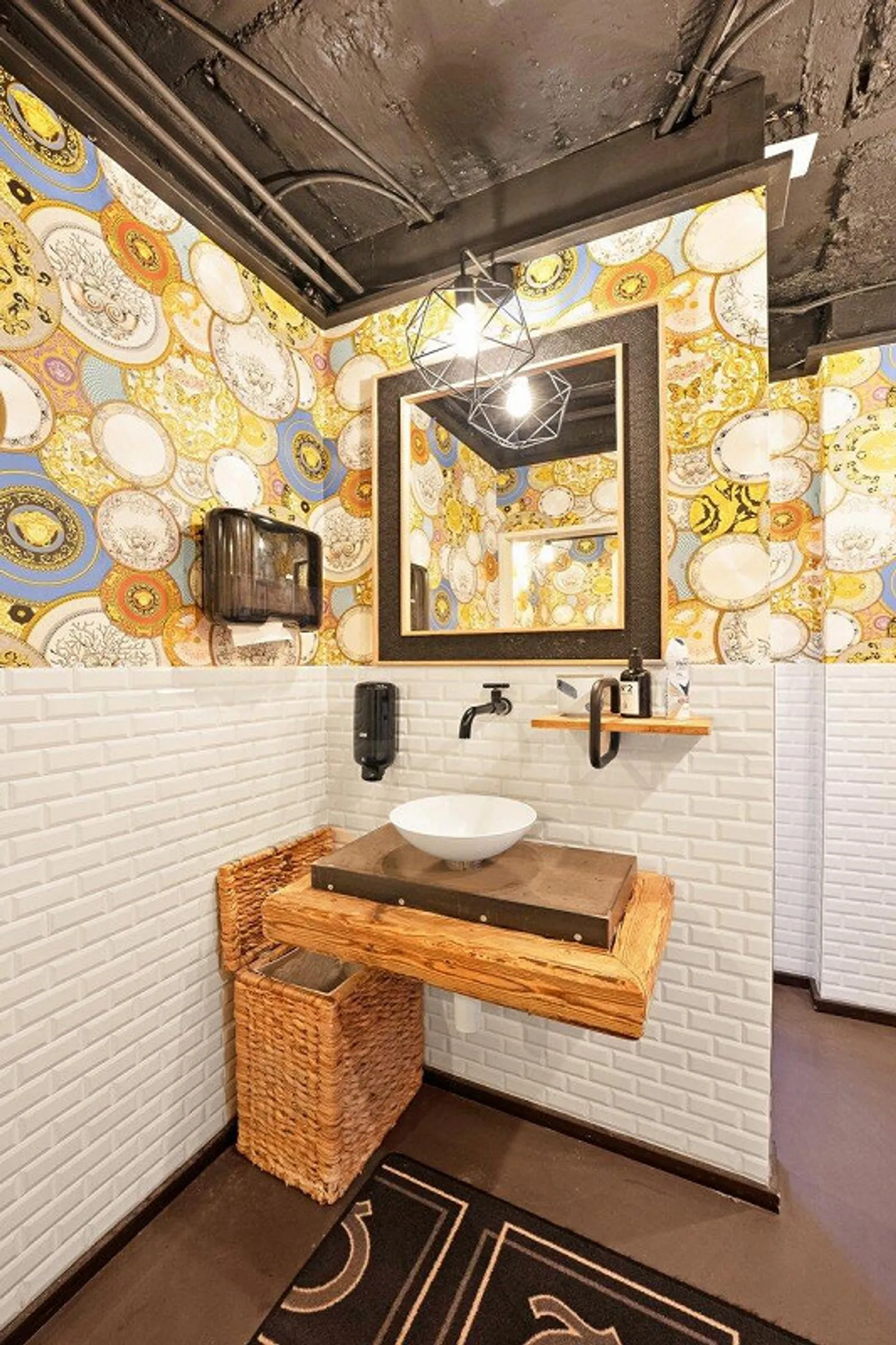 Restaurant exclusif dans un emplacement central - Photo 11 sur 16