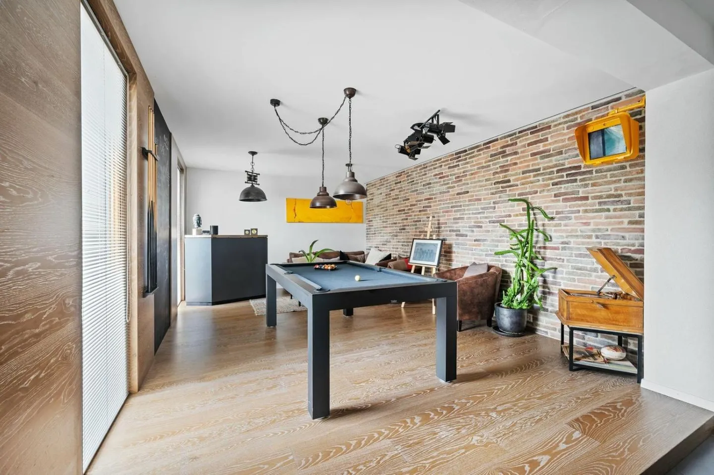 Casa di campagna contemporanea con vista sul lago e sulle Alpi - Foto 10 di 13
