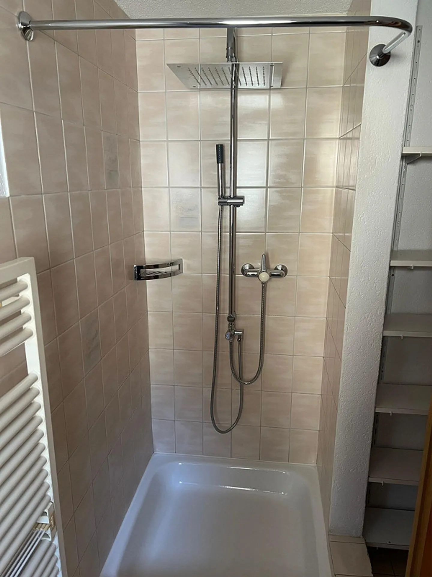 Bella appartamento di 1,5 stanze a Näfels - Foto 4 di 6