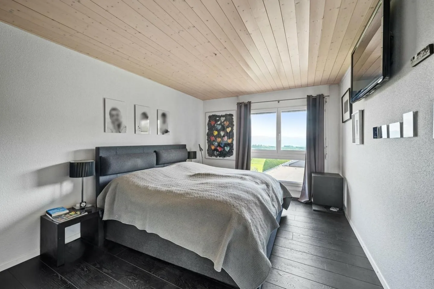 Casa di campagna contemporanea con vista sul lago e sulle Alpi - Foto 11 di 13