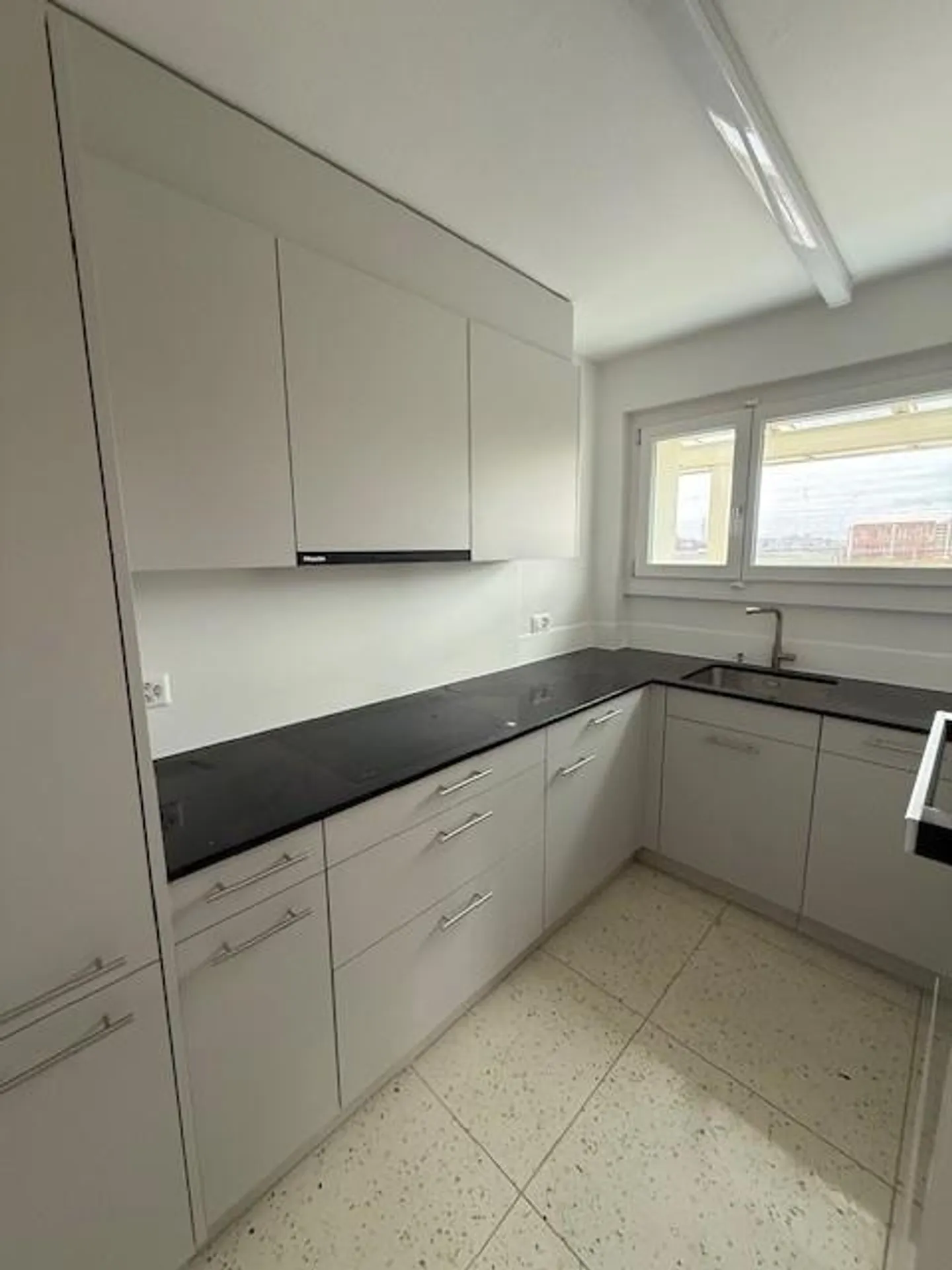 Charming 4.5-room semi-detached family house in Ittigen including parking space - Photo 7 of 17