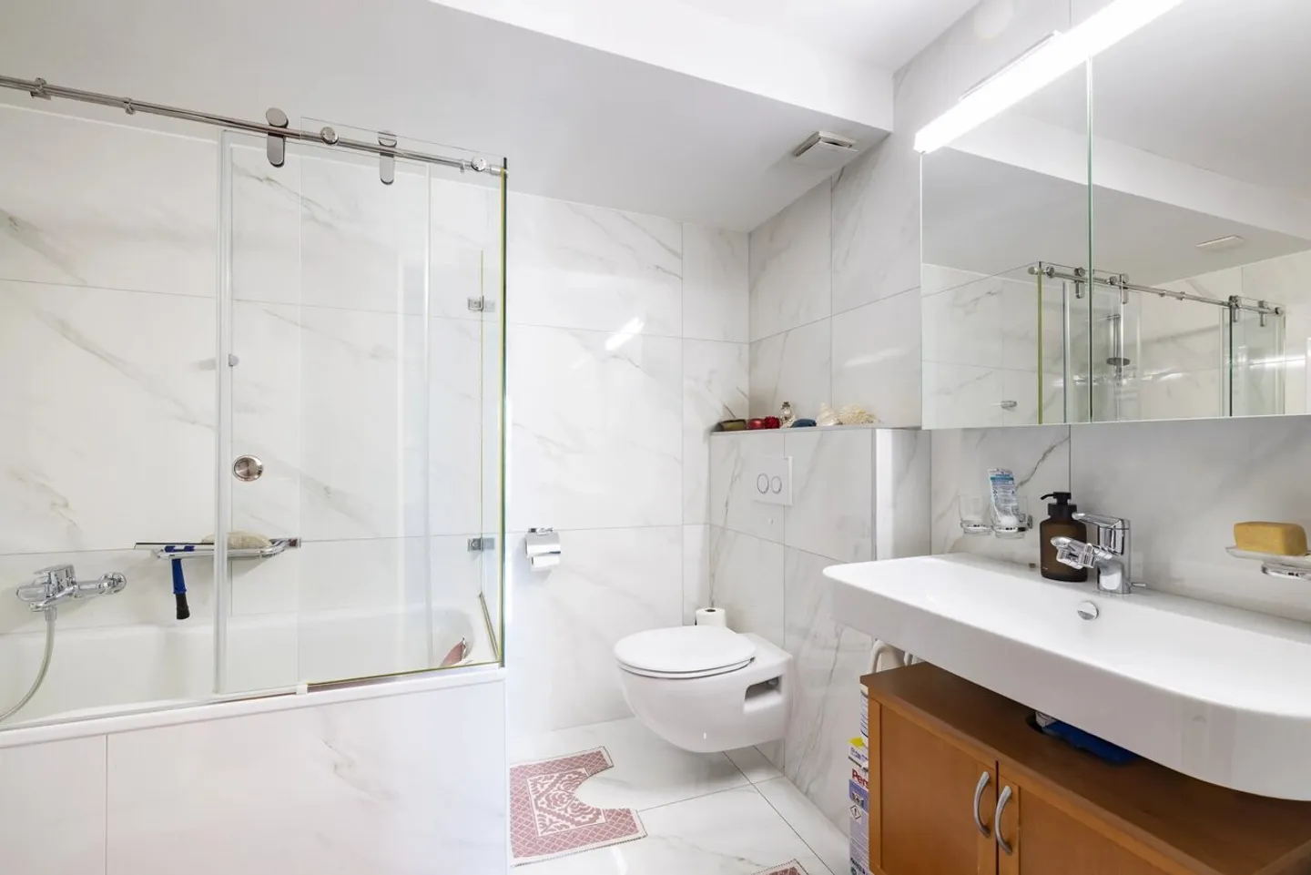 Superb 5.5 room penthouse with a view! - Photo 9 of 13