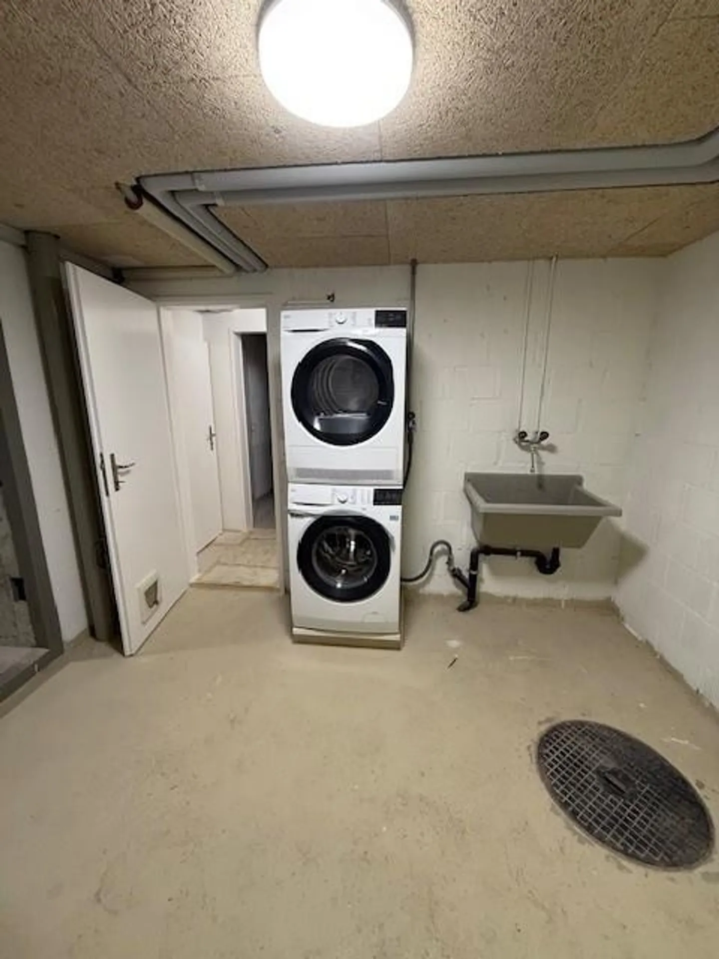 Charming 4.5-room semi-detached family house in Ittigen including parking space - Photo 10 of 17