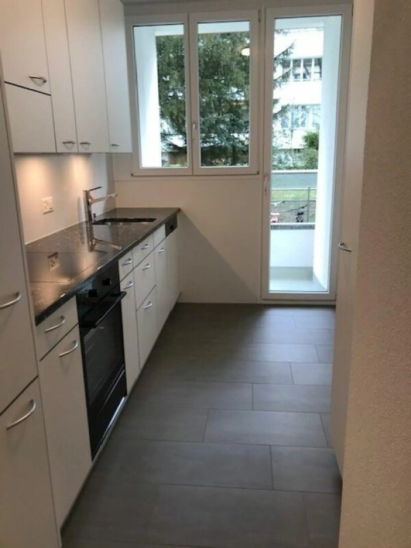 Appartement familial proche de la ville et pourtant dans la verdure - Photo 2 sur 7