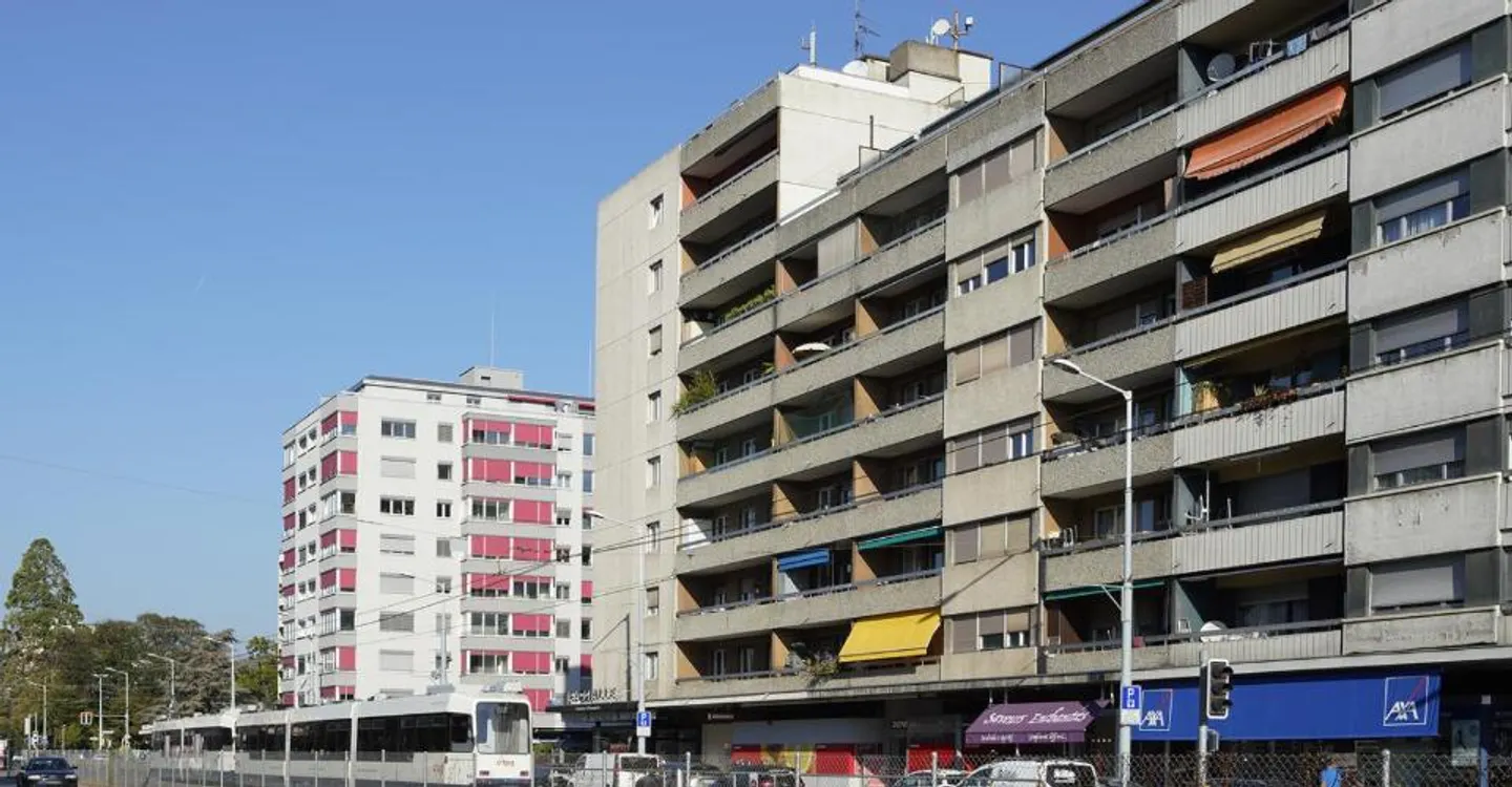 THONEX - Parcheggio interno - Foto 1 di 4