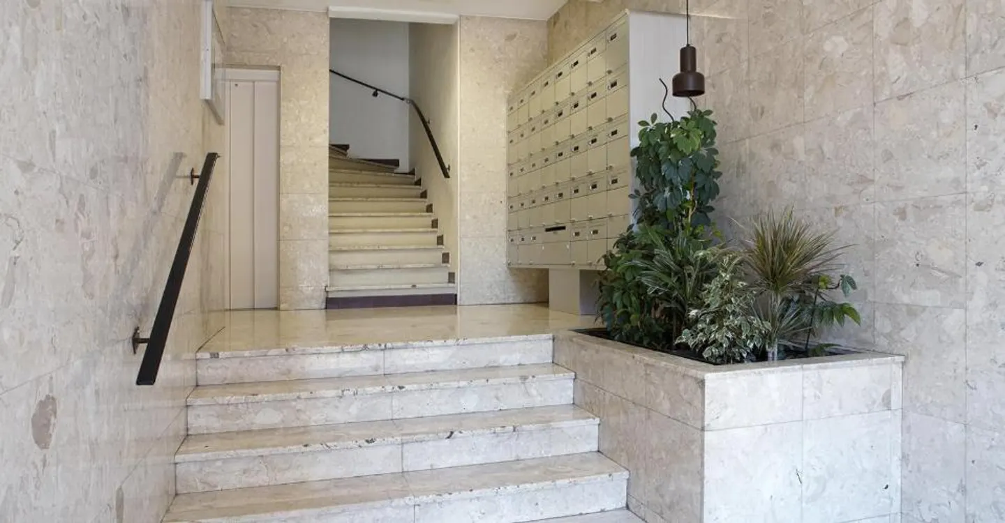 THONEX - Parcheggio interno - Foto 2 di 4