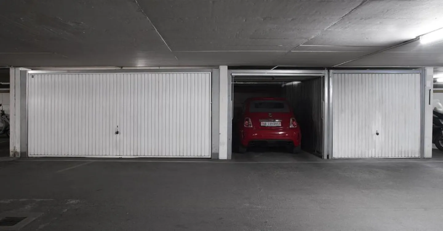THONEX - Parcheggio interno - Foto 4 di 4