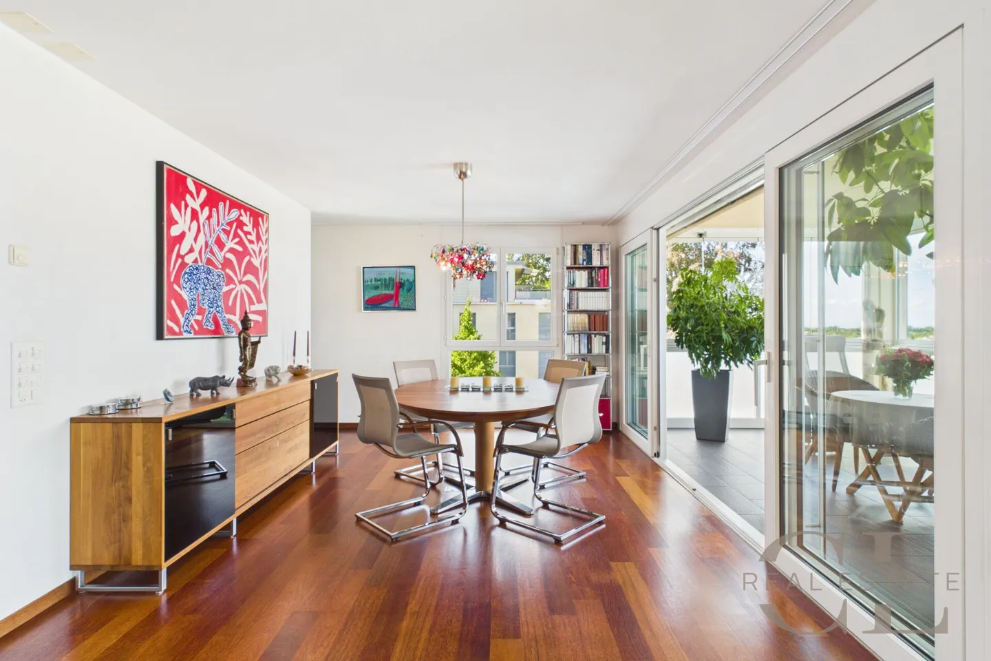 Appartement de 5,5 pièces dans un emplacement dégagé avec deux places de stationnement - Photo 6 sur 23