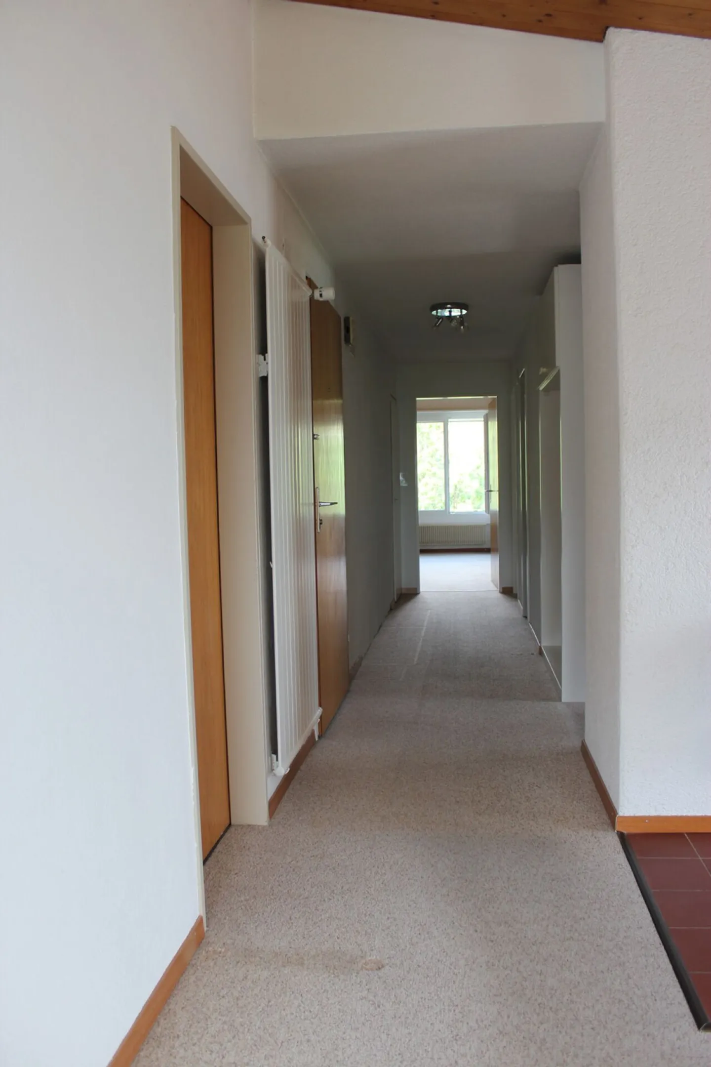 Appartamento mansardato da sogno direttamente sul lago di Thun - Foto 3 di 15