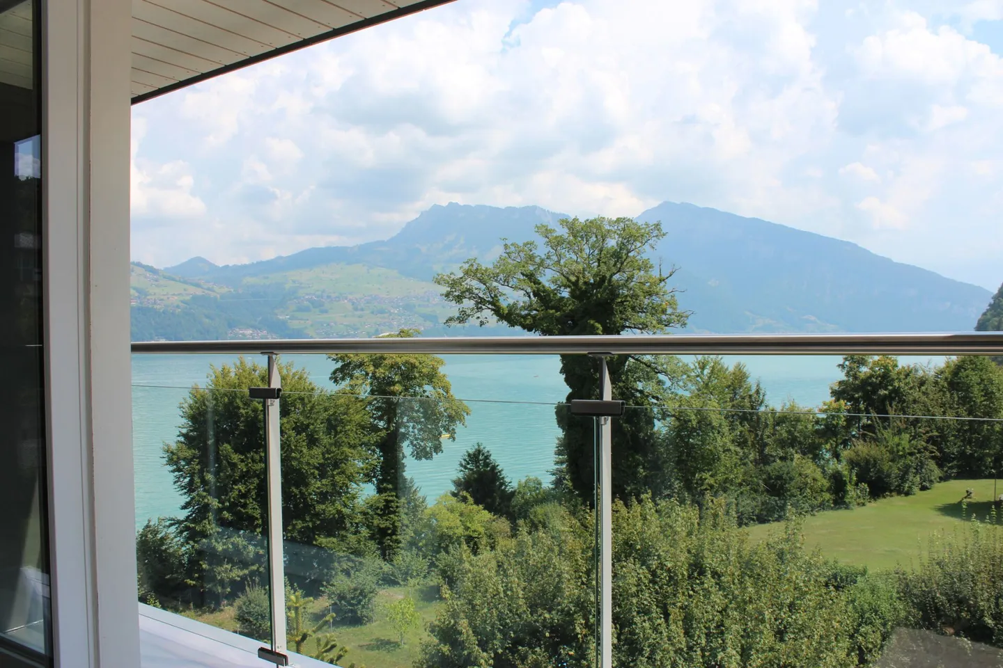 Appartamento mansardato da sogno direttamente sul lago di Thun - Foto 10 di 15