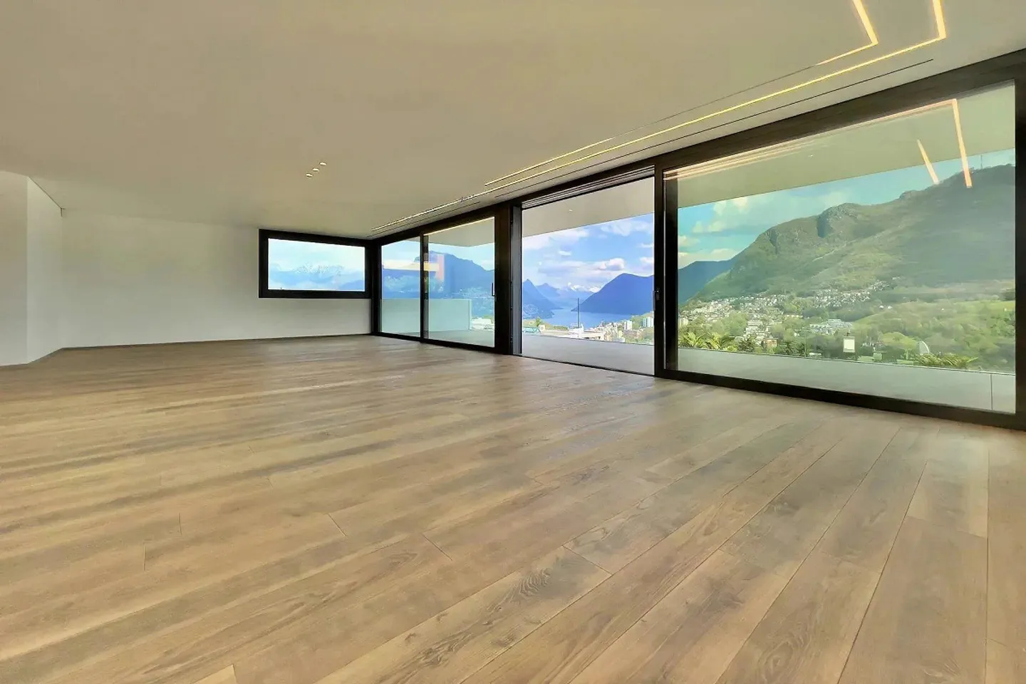 Moderne Wohnung mit Privatgarten - Foto 3 von 13