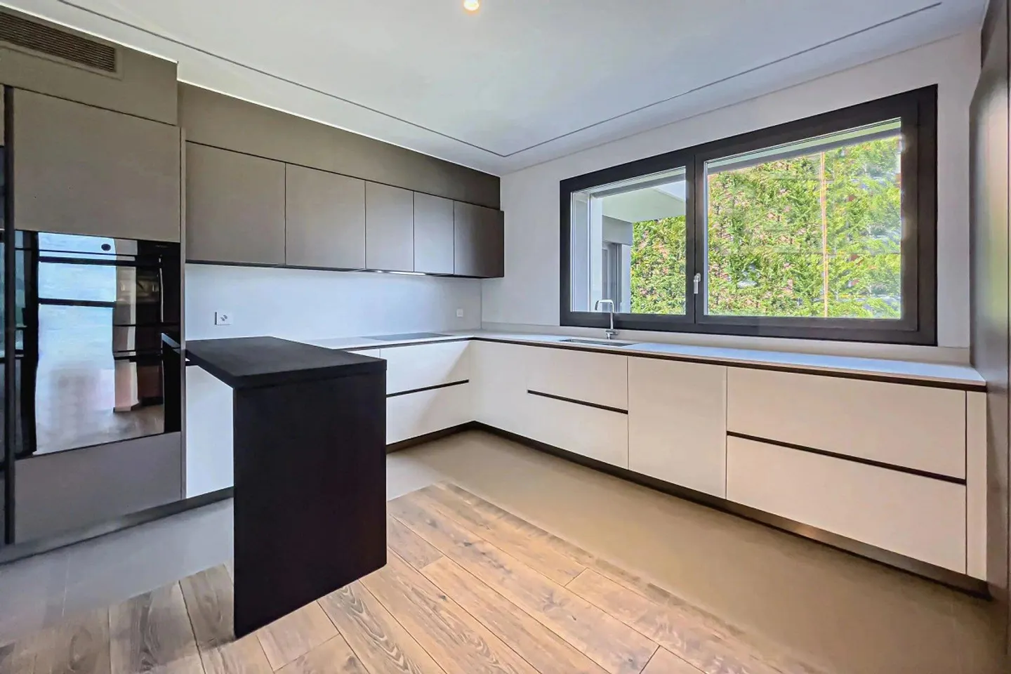 Moderne Wohnung mit Privatgarten - Foto 4 von 13