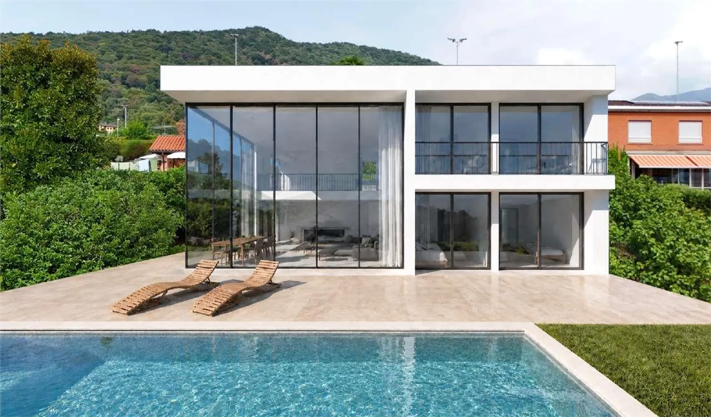 Villa elegante con vista lago - Foto 1 di 8