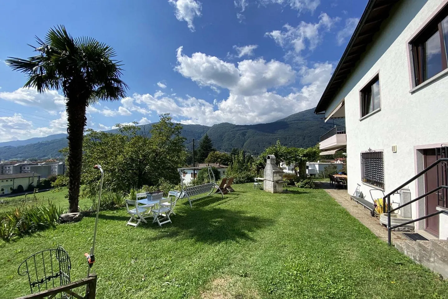 Semi-Detached House 8.5 with Large Buildable Plot in Lamone - Photo 1 of 11