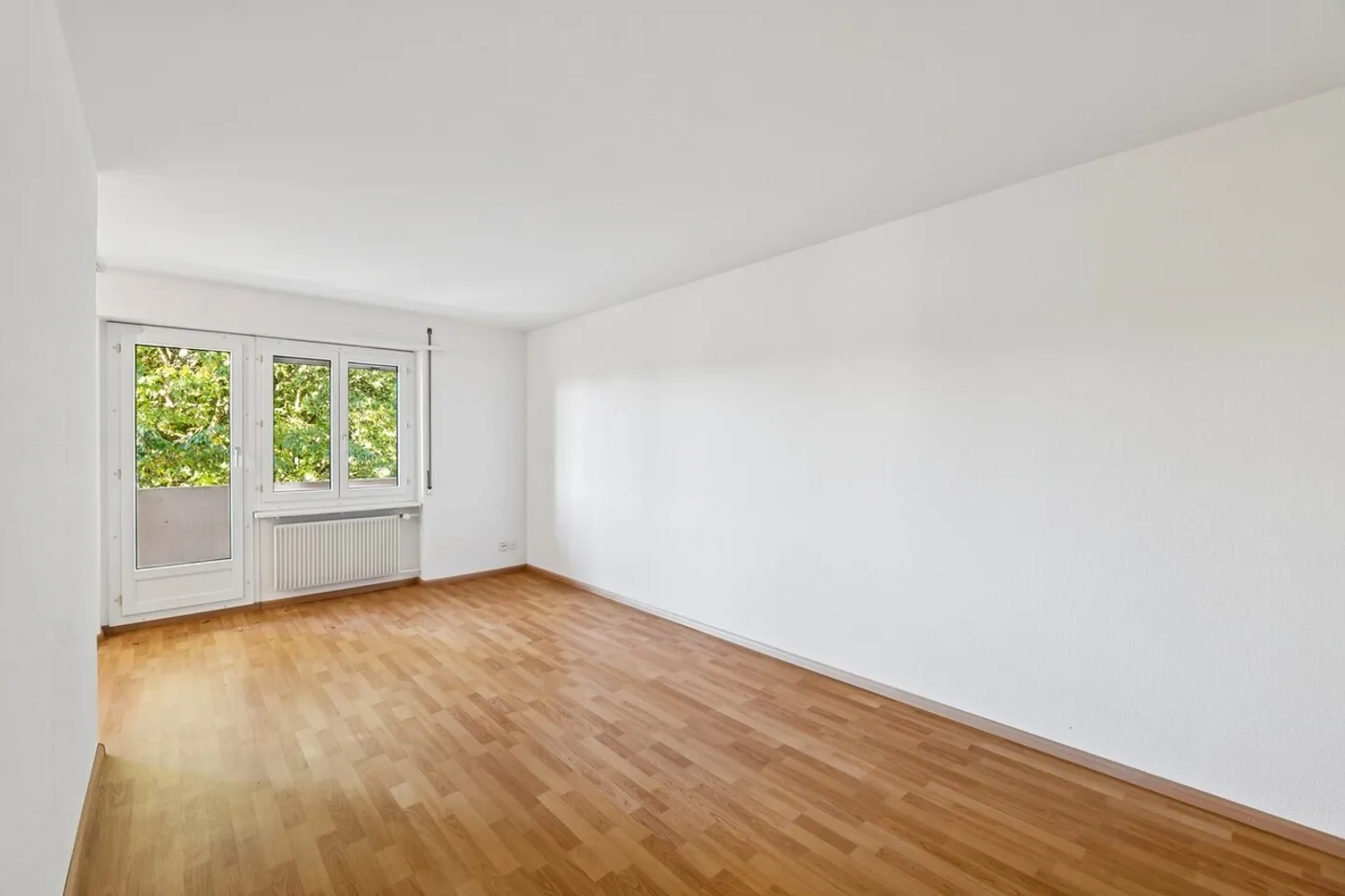 Renovated 2.5 Room Apartment - Photo 5 of 7