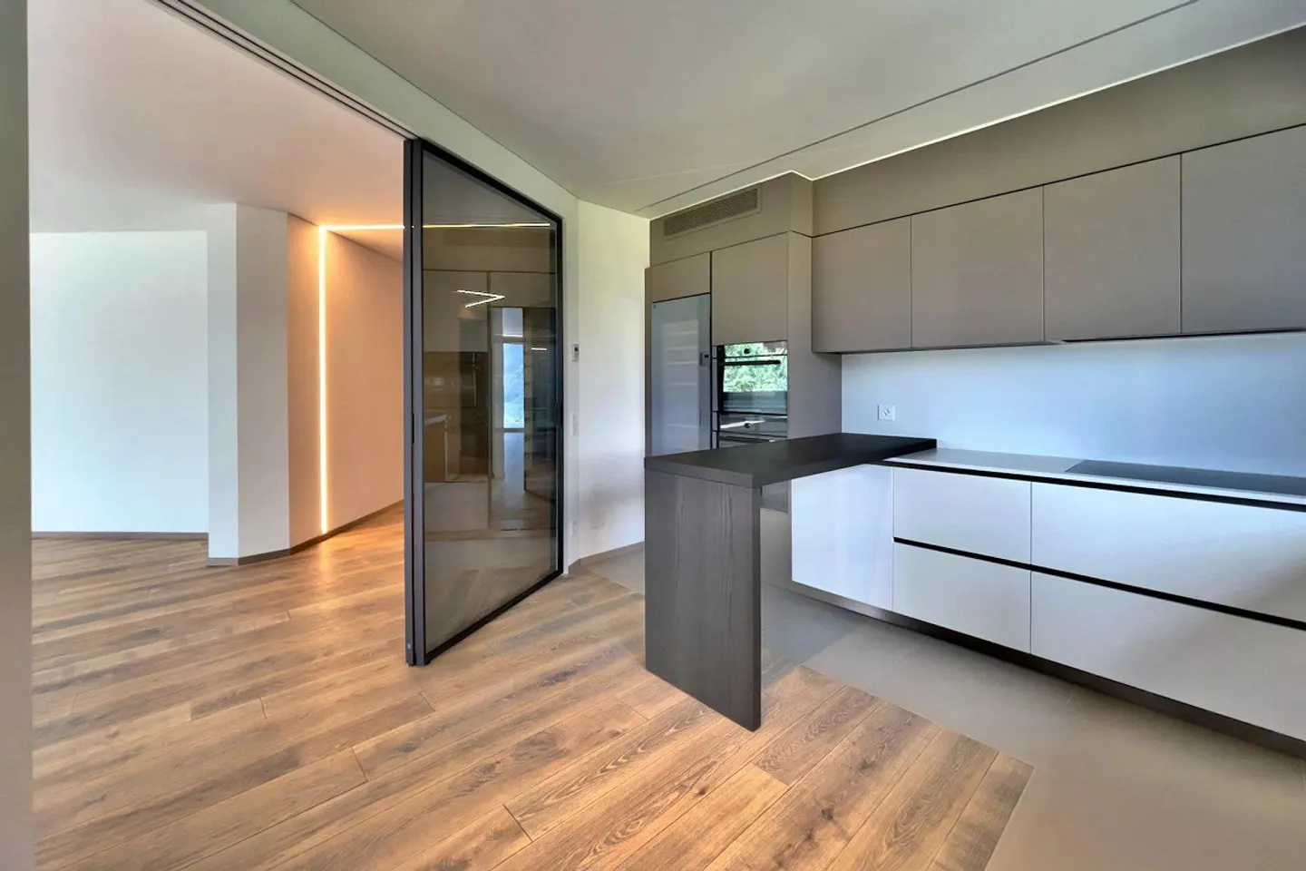 Moderne Wohnung mit Privatgarten - Foto 7 von 13