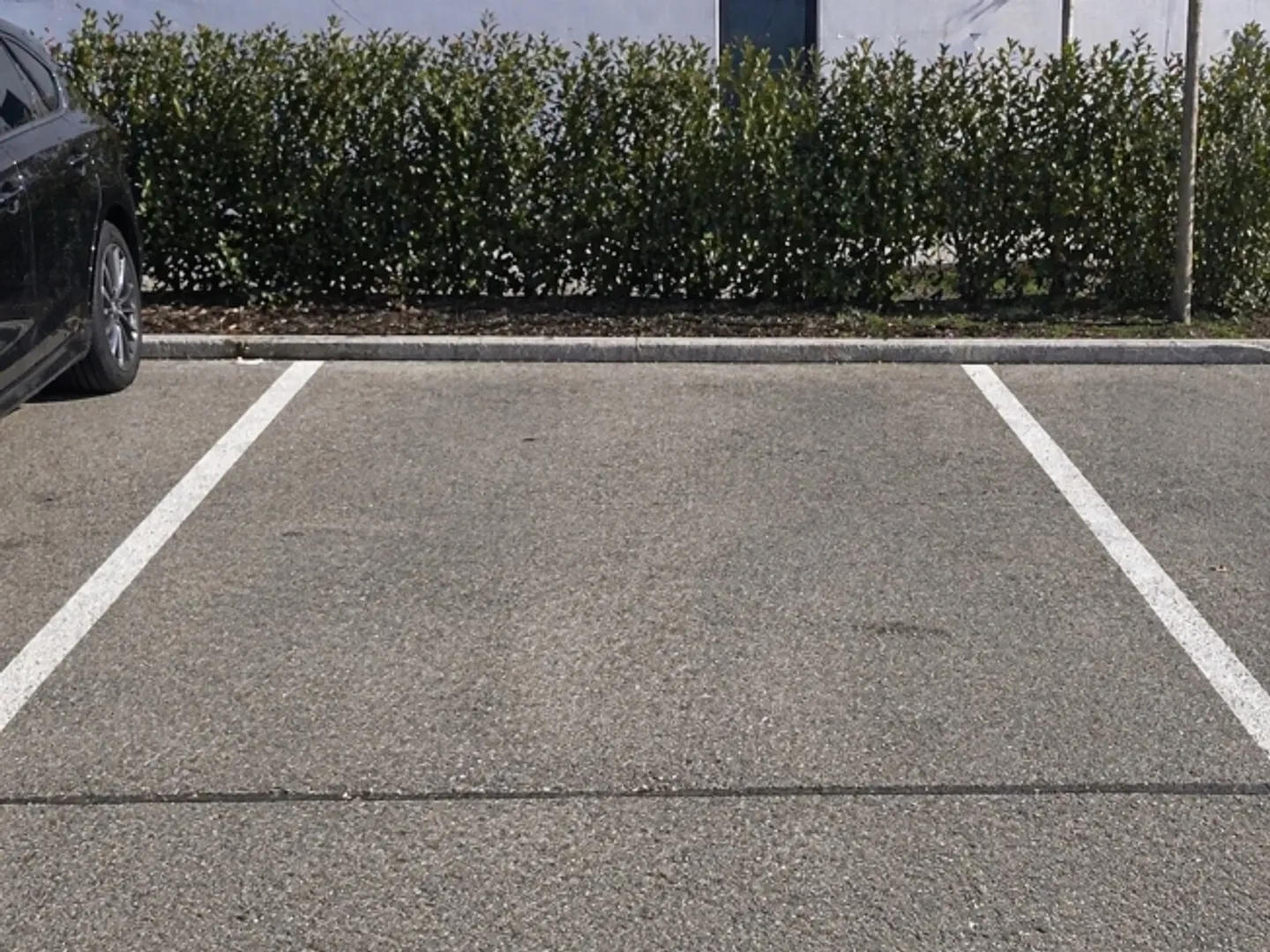 Outdoor parking space for rent - Photo 1 of 1