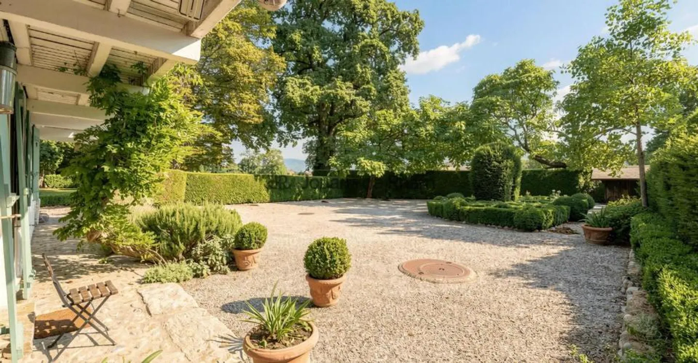 Élégante maison de caractère au coeur de la campagne genevoise - Foto 1 von 12